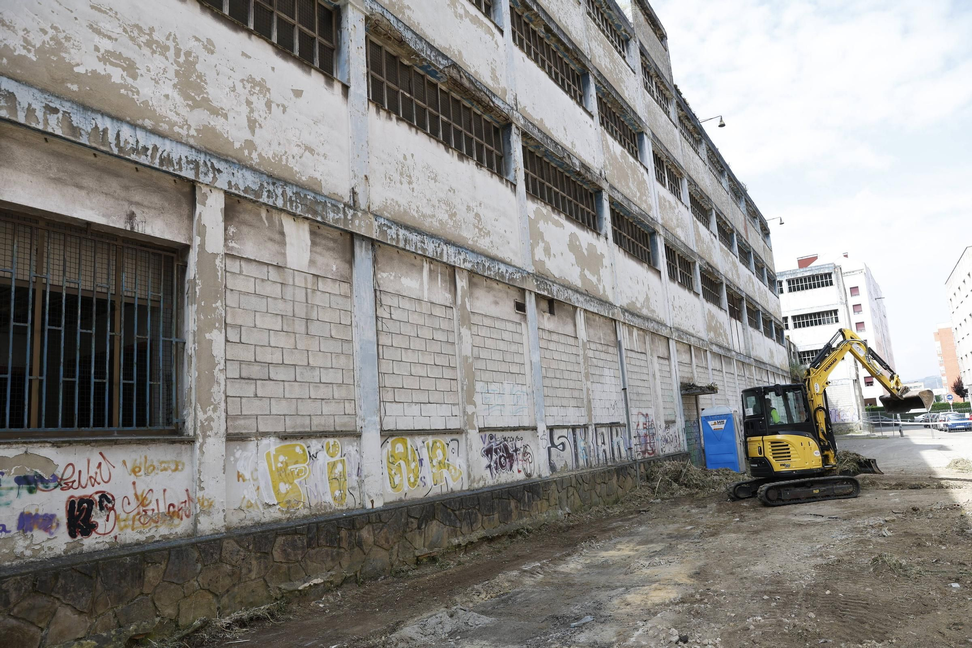Así avanza la demolición de la nave de Flex