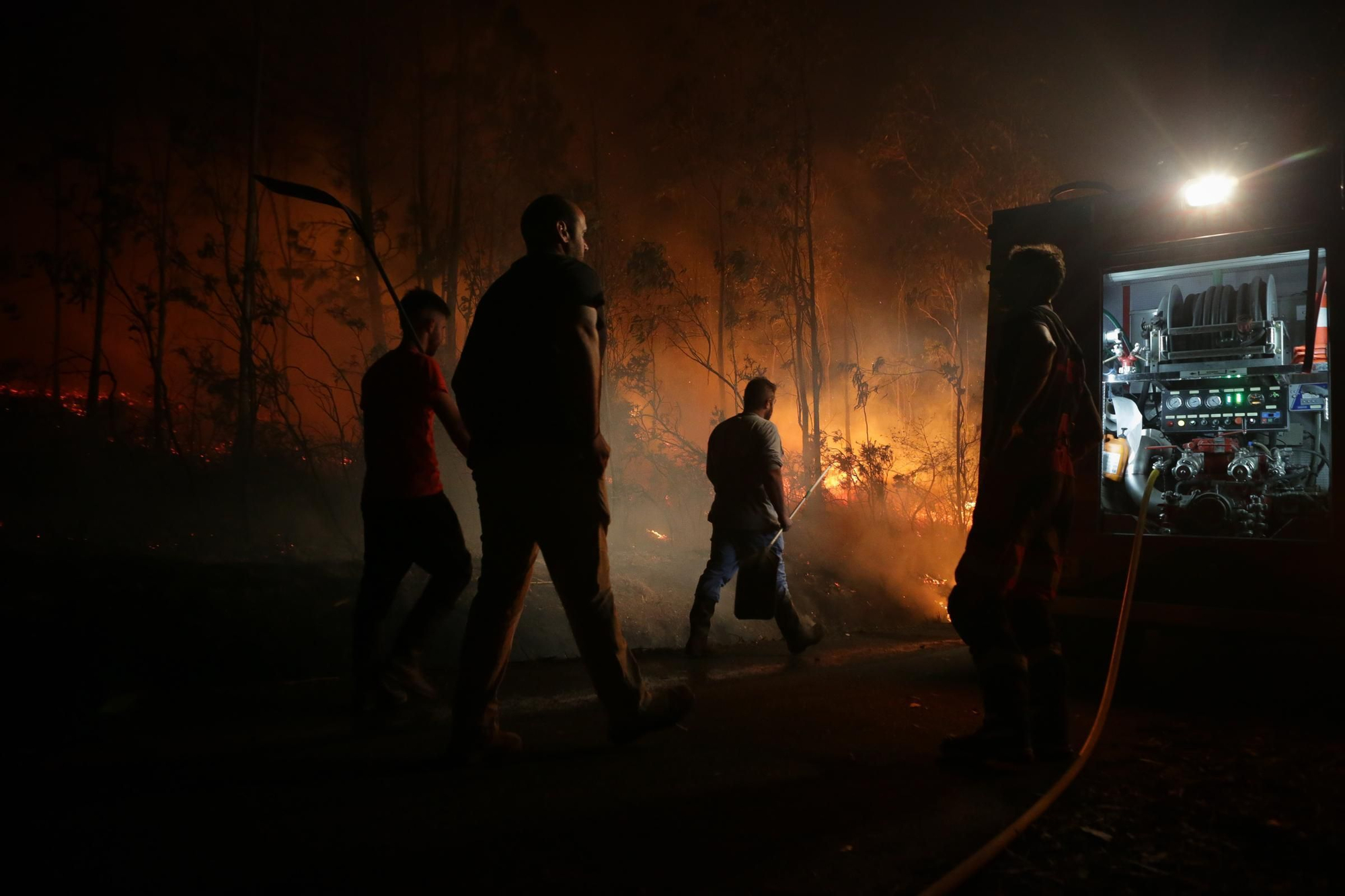 El incendio en Traba (183031774).jpg