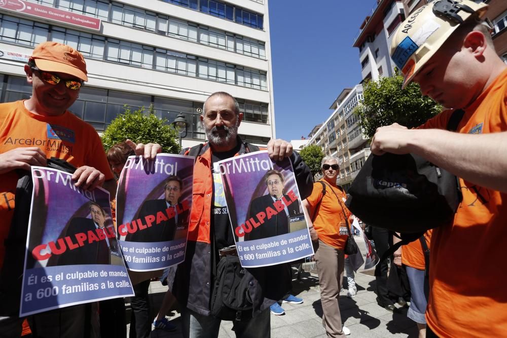 Los trabajadores de Arcelor de Zumárraga y Sestao se manifiestan en Avilés