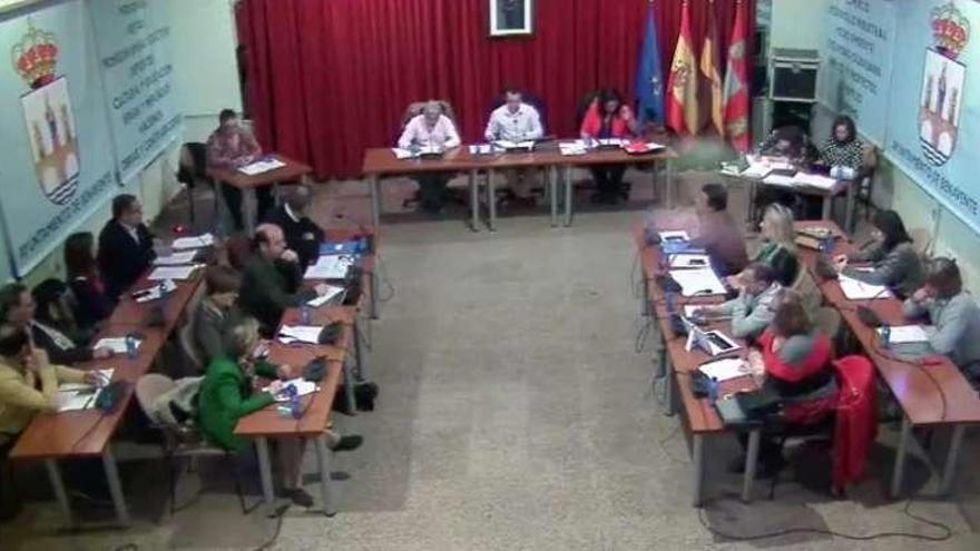 Imagen del Pleno benaventano emitido en directo.