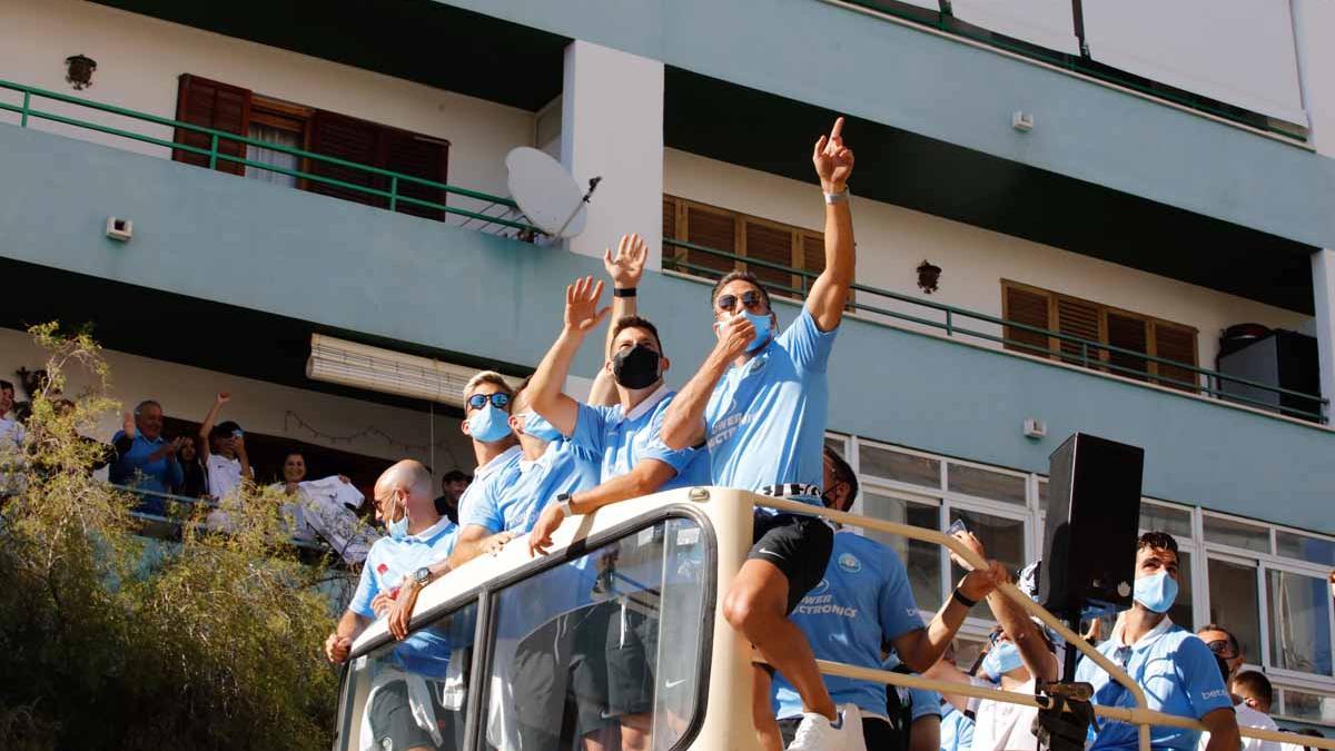 Imágenes de la celebración en casa de la UD Ibiza