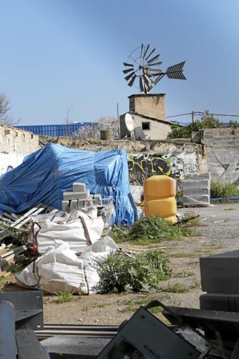 Wie wackere Nachbarn in Palma dem Druck des Möbelriesen trotzen.