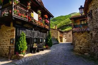 Bárcena Mayor, el conjunto rural más antiguo de Cantabria