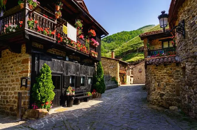 Bárcena Mayor, el conjunto rural más antiguo de Cantabria
