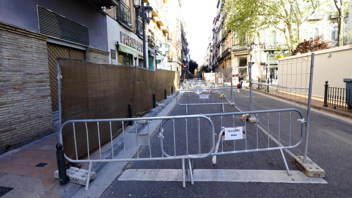 Tramo de Manifestación, entre Las Murallas y la calle Virgen, que recuperará el doble sentido.