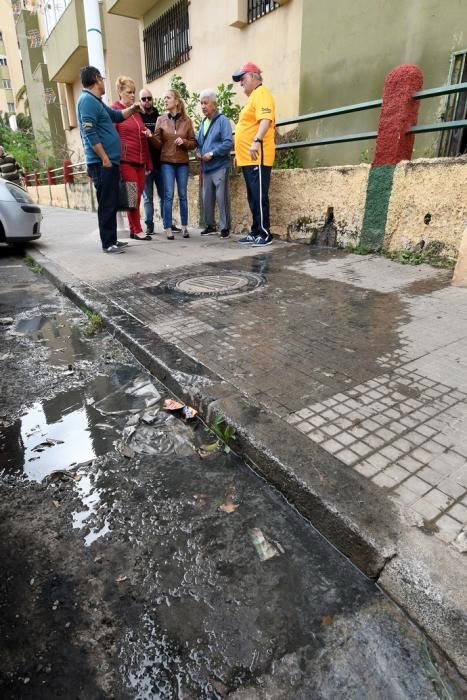 16/02/2019 TELDE. Escape de aguas residuales en Jinamar y mal estado de carreteras y edificios.   Fotografa: YAIZA SOCORRO.