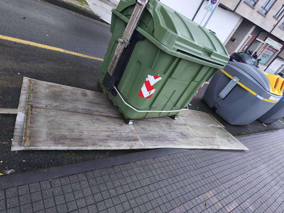 Una chapa caída en Pontevedra