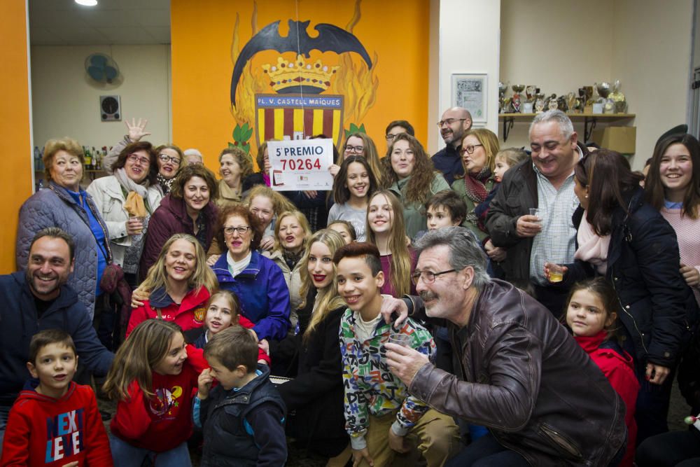 La falla Plaza V. Castell Maiques en la Fuensanta celebra un quinto premio de la Lotería Nacional