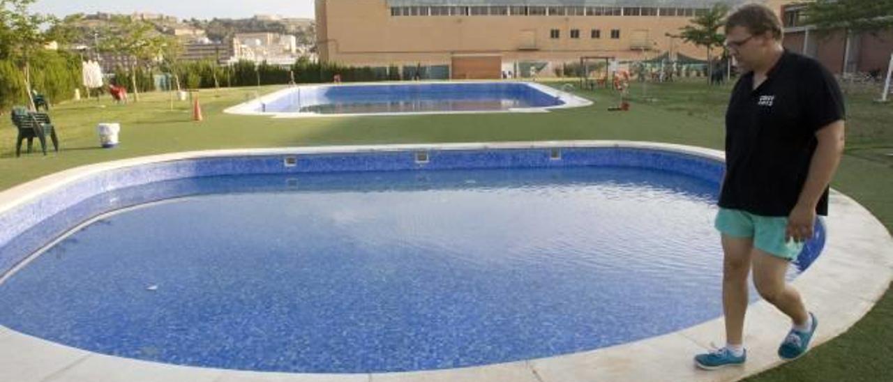 El obligado cierre de la piscina  deja sin baño en Sagunt a 300 niños