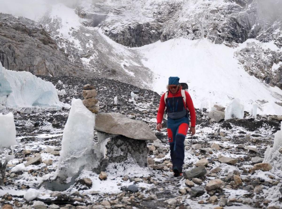 El nuevo alpinismo aprende a ponerse crampones en el Himalaya