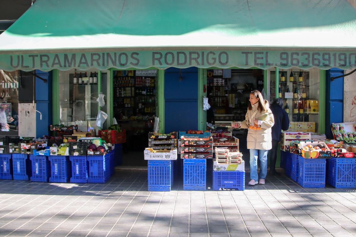Ultramarinos Rodrigo: una historia de amor de 66 años con el barrio de la Exposición