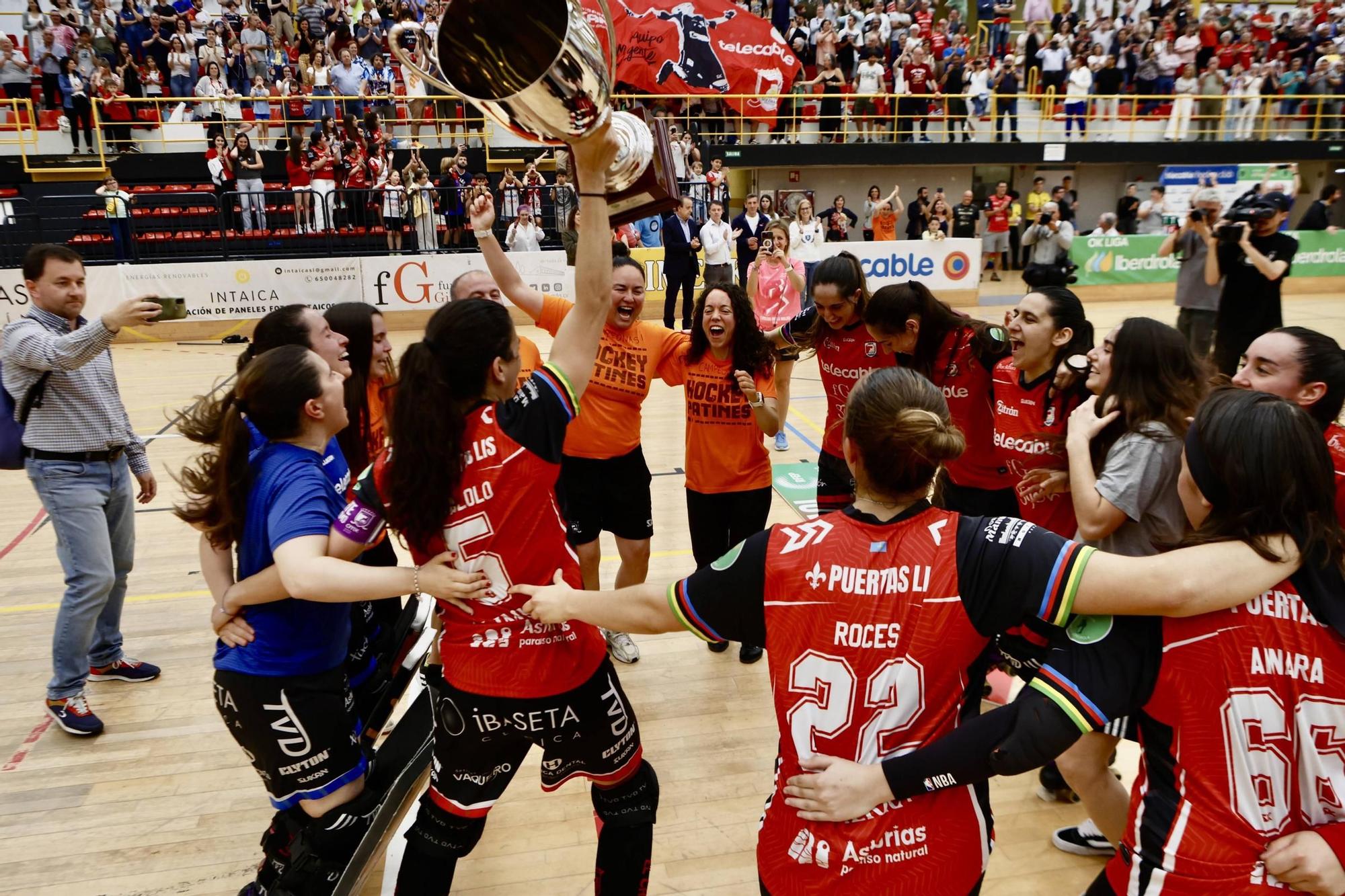 Triunfo, aplausos y lágrimas en el final liguero del Telecable (en imágenes)