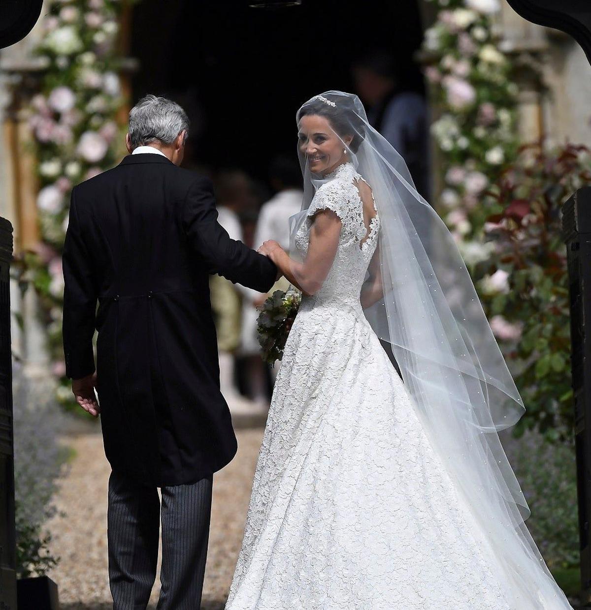 Las primeras imágenes de Pippa Middleton en el día de su boda