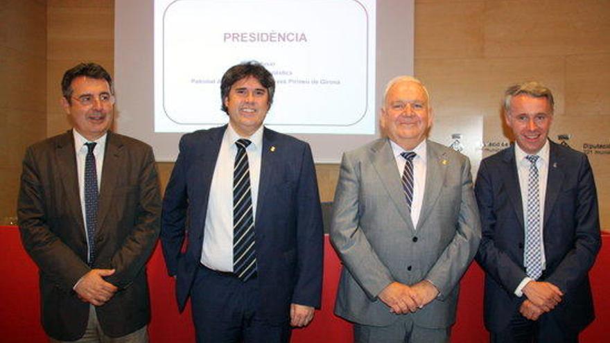 Pere Vila amb els seus vicepresidents.