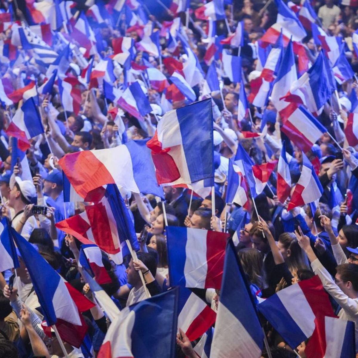 El partit de Le Pen acaricia una contundent victòria a França