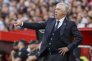 Ancelotti tira de ironía para eludir la polémica: El árbitro ha acertado en todo