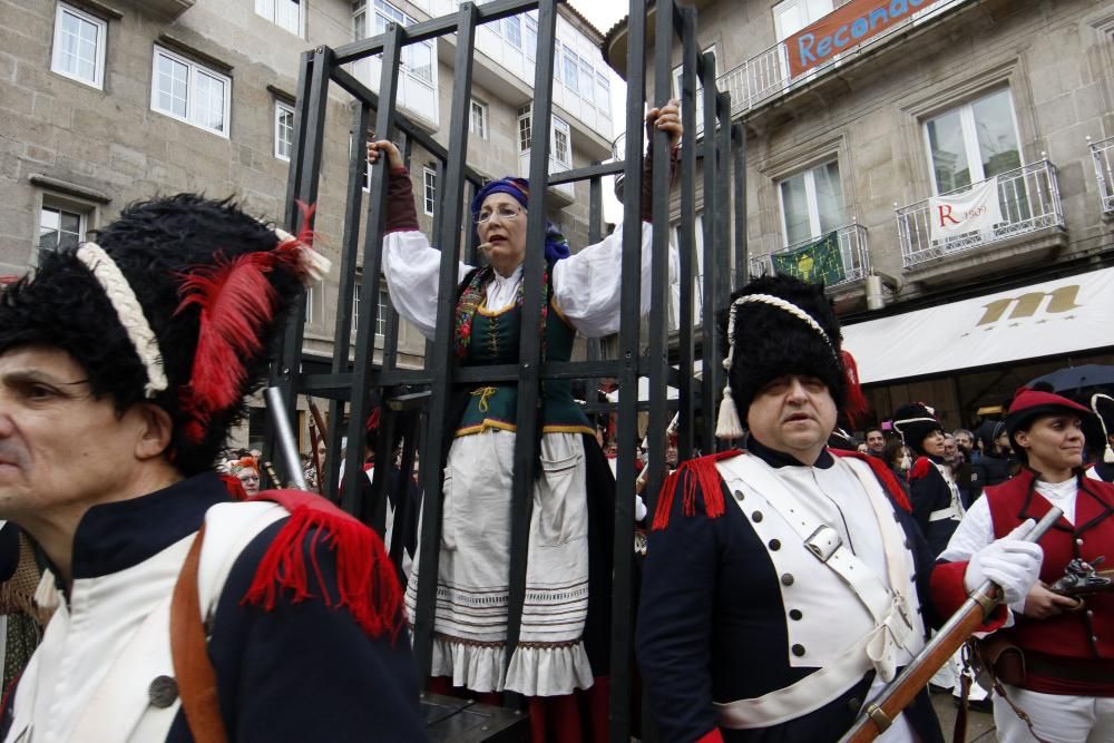 El casco vello acoge la recreación de la gesta histórica ocurrida en 1809 ante un valeroso público que desafió a la persistente lluvia y el viento