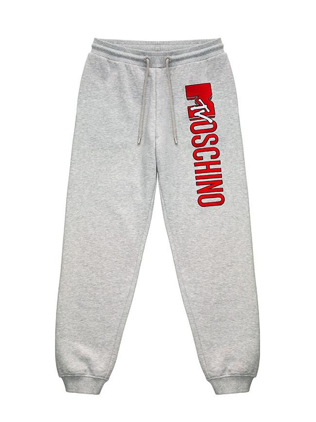 Todas las imágenes de la colección de Moschino x H&M: chándal gris
