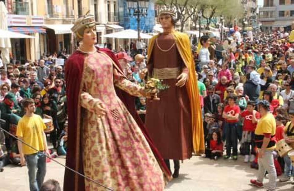 Una parte de la "Colla Gegantera de Sarrià", durante uno de sus desfiles.