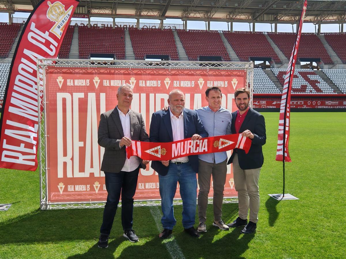 Manolo Sánchez Breis junto a Felipe Moreno, Pedro Asensio y Juanjo Fernández