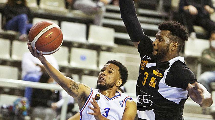 Justin Pitts durante el partido ante el Lleida.