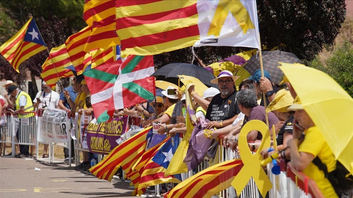 Concentración ante la prisión de Lledoners