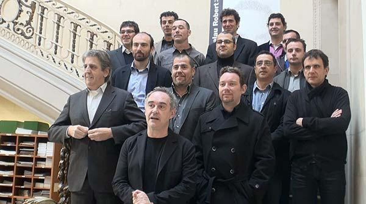 L’exposició recorre la història i evolució, tant del restaurant El Bulli, com del seu màxim responsable, Ferran Adrià.