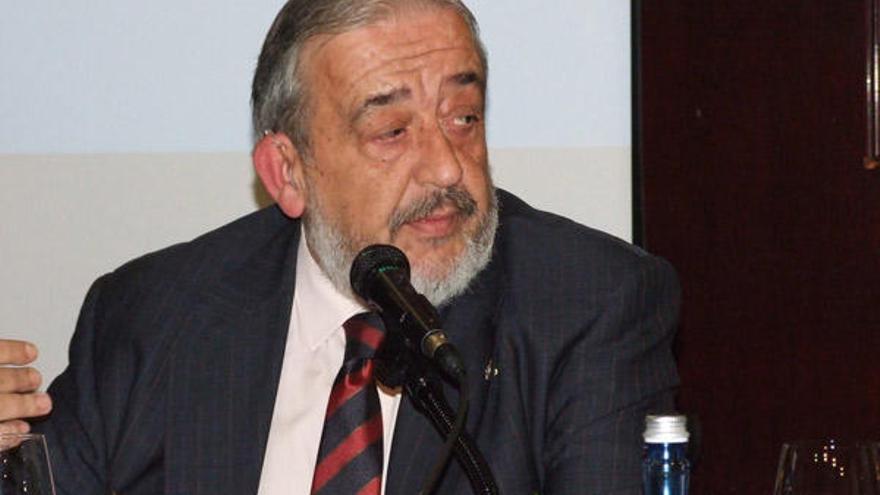 Agustín Rodríguez durante su conferencia en el RCM de Aguete.  // JS
