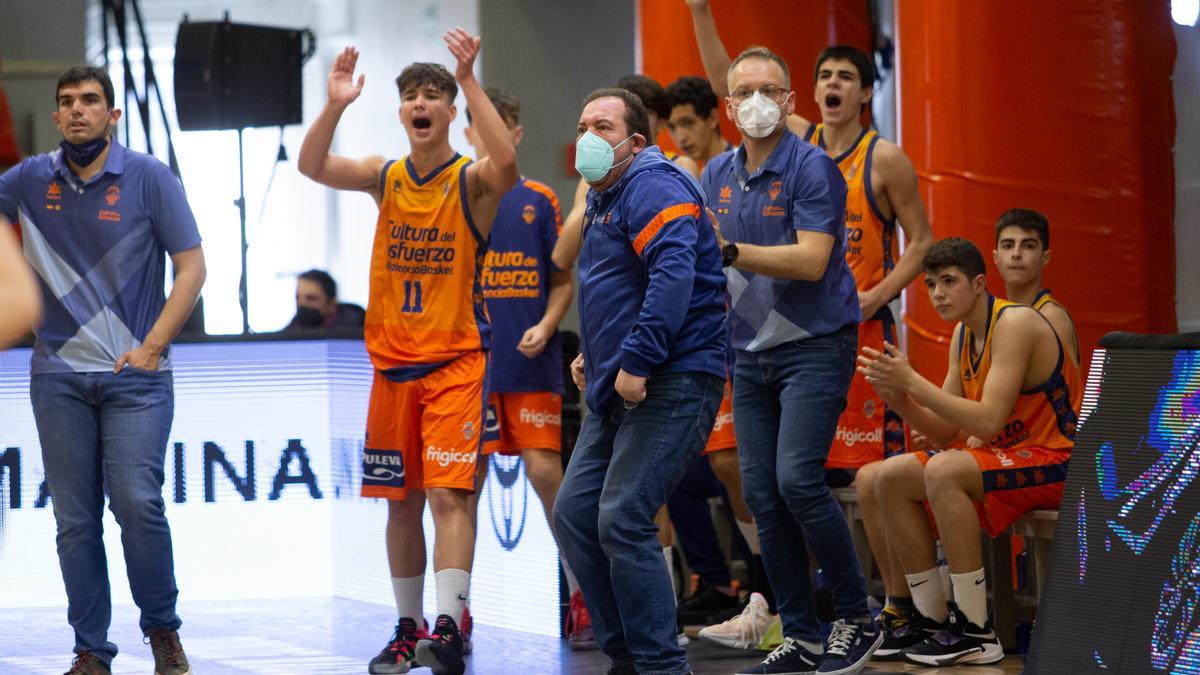 El Infantil A del Valencia Basket celebra su pase a las semifinales de la Minicopa