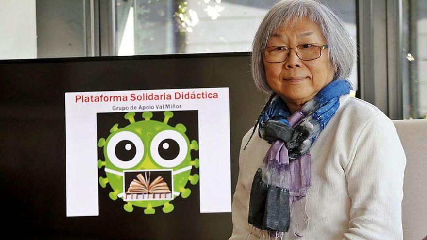 La catedrática Betty León coordina la Plataforma Solidaria Didáctica do Val MIñor.