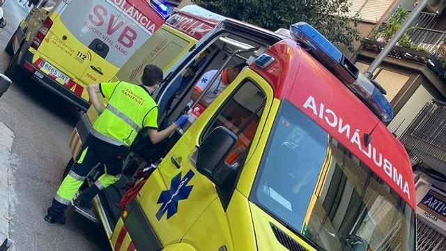 Efectivos del SVB y SAMU en una intervención sanitaria