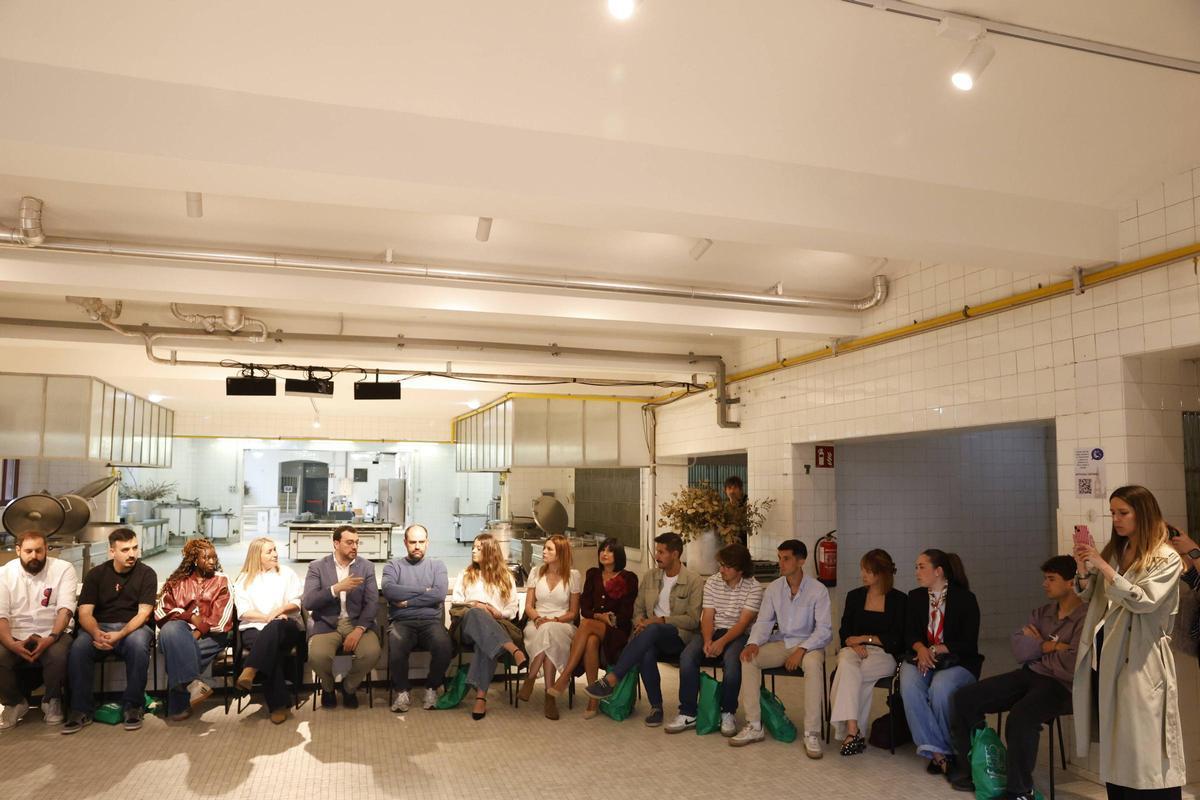Barbón reúne en Gijón a creadores de contenido de Asturias para escuchar sus propuestas sobre el sector digital