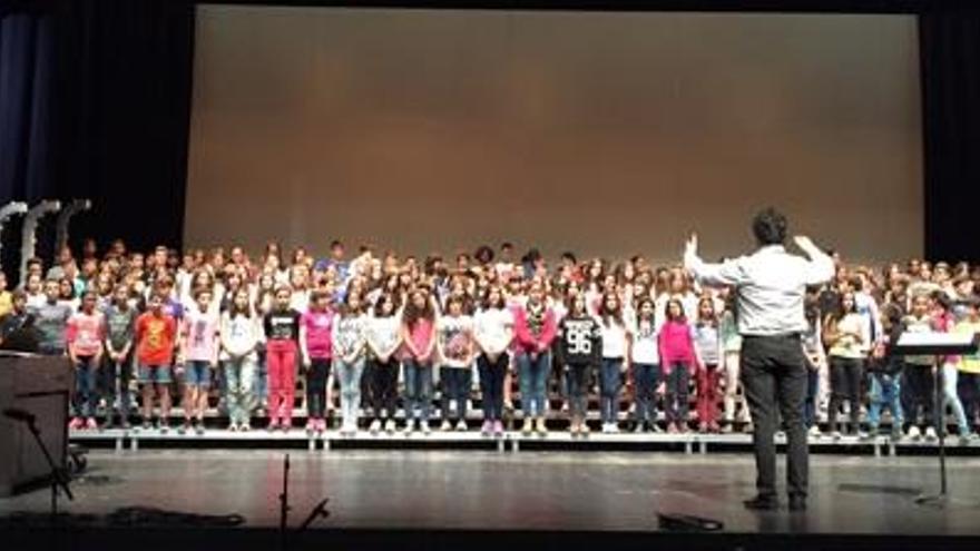 800 alumnes cantaran l&#039;òpera &#039;Brundibar&#039; al Kursaal en quatre funcions