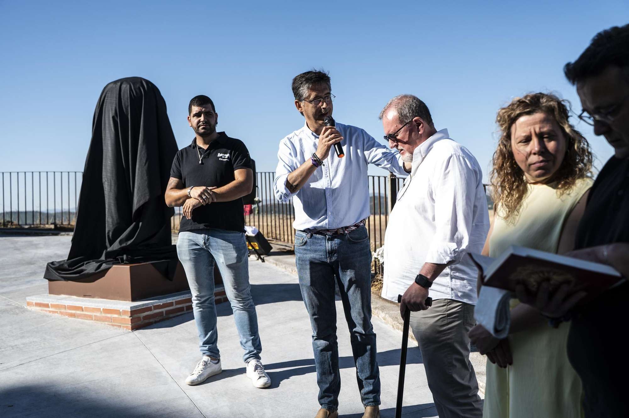 Fotogalería | Así es el monumento al motero ausente de Cáceres