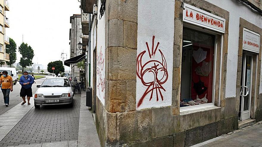 Fachada de una mercería en la calle Puente. |   // G. SANTOS