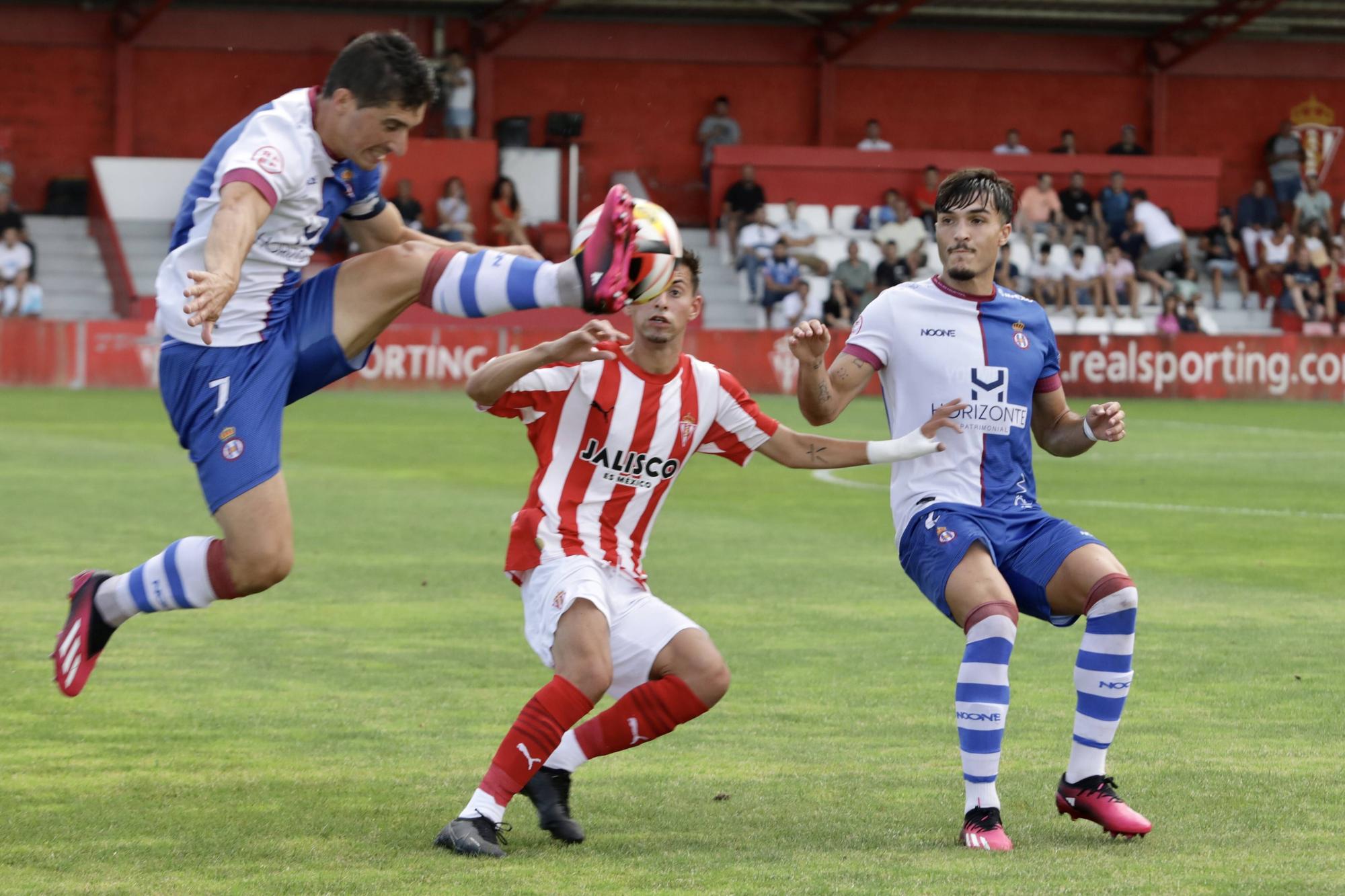 El partido en mareo entre el Sporting Atlético y el Real Avilés, en imágenes