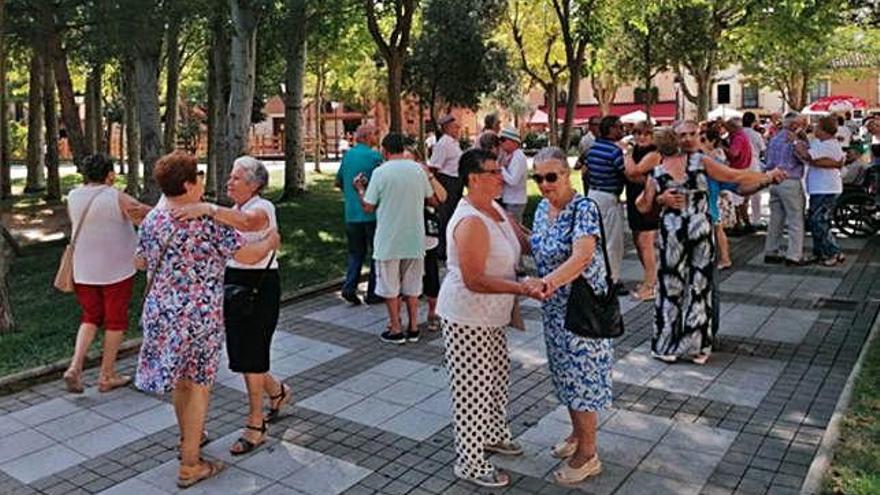 Toro rinde un homenaje a sus mayores