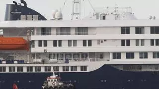 Las imágenes captadas por el dron de la Guardia Civil durante el desembarco de los pasajeros españoles