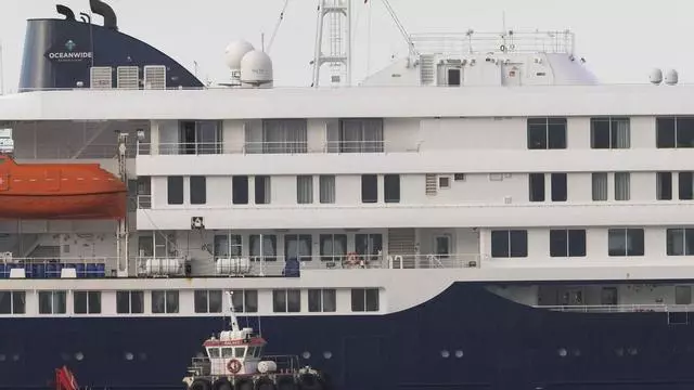 Las imágenes captadas por el dron de la Guardia Civil durante el desembarco de los pasajeros españoles