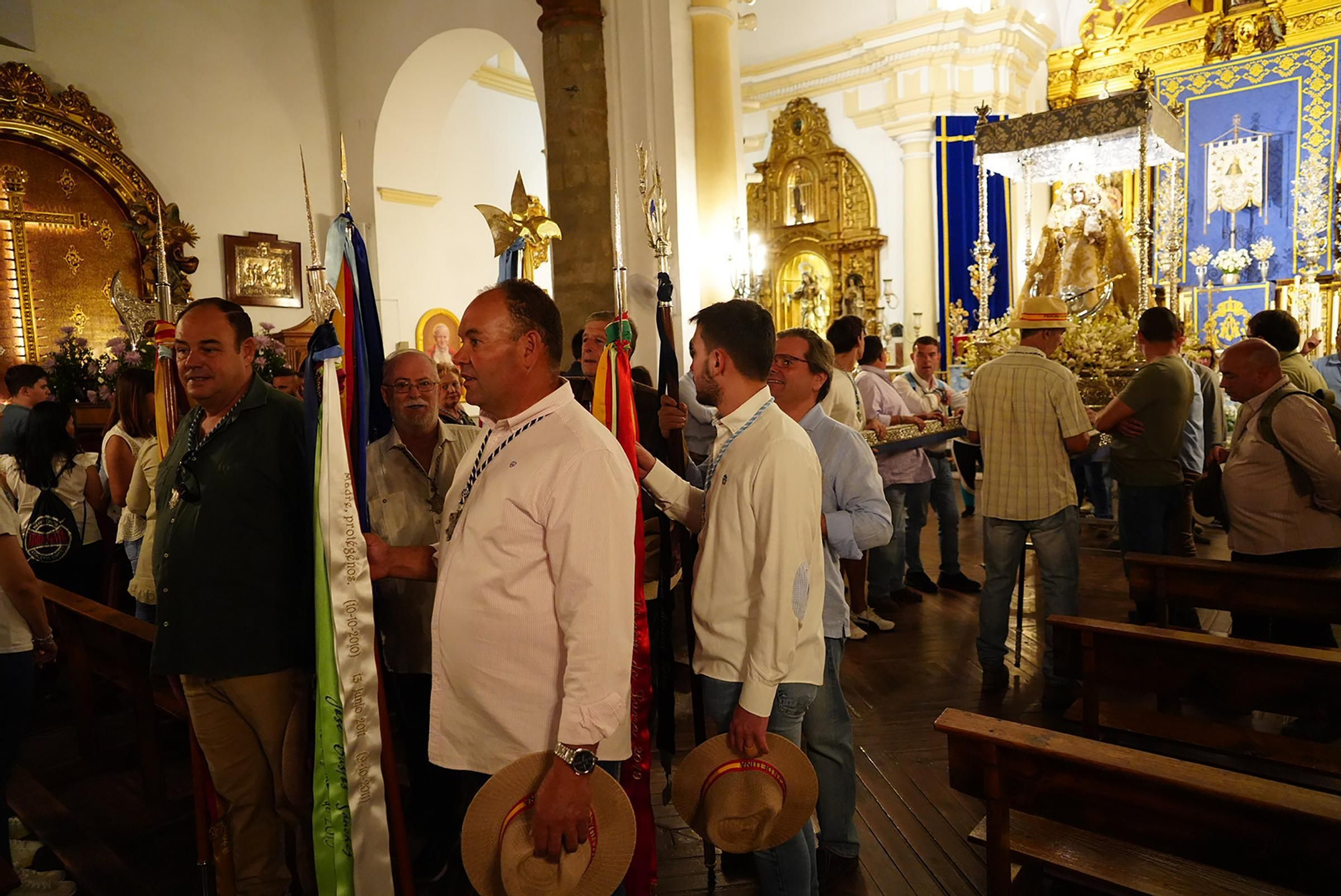 La Virgen de Luna abandona Villanueva de Córdoba para regresar a su santuario