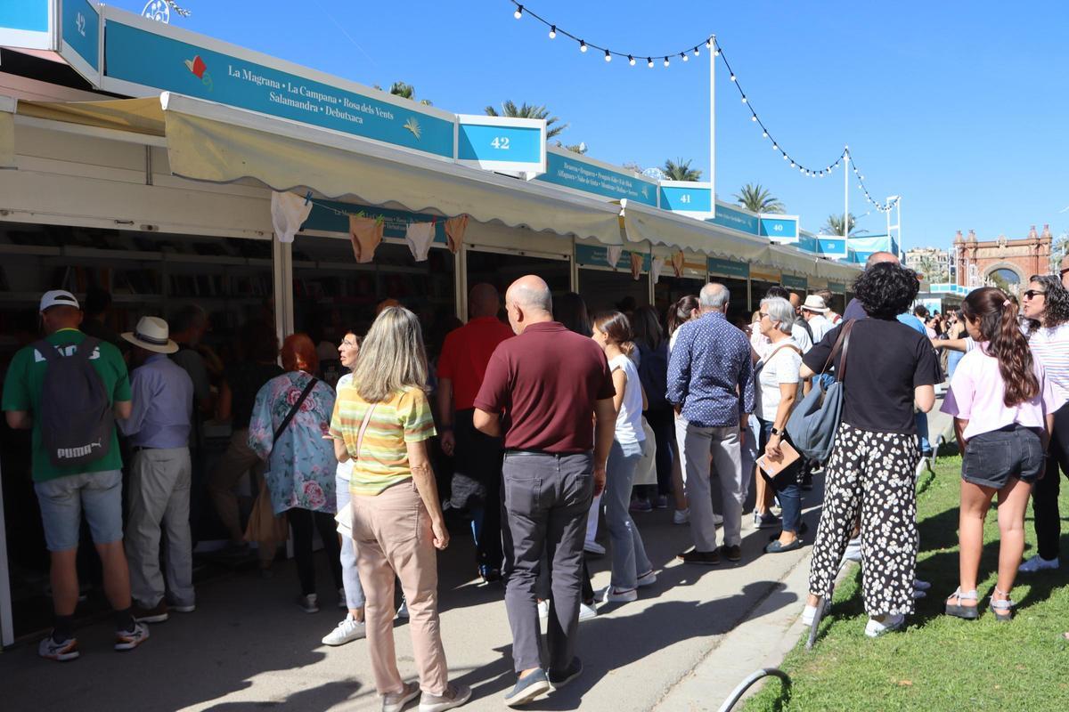 La Setmana del Llibre en Català cierra con 100.000 visitas La Setmana del Llibre en Català cierra con 100.000 visitas