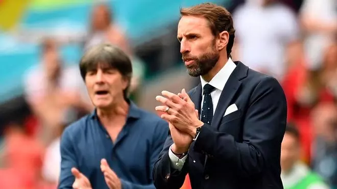 A favor de un paseo al borde del abismo