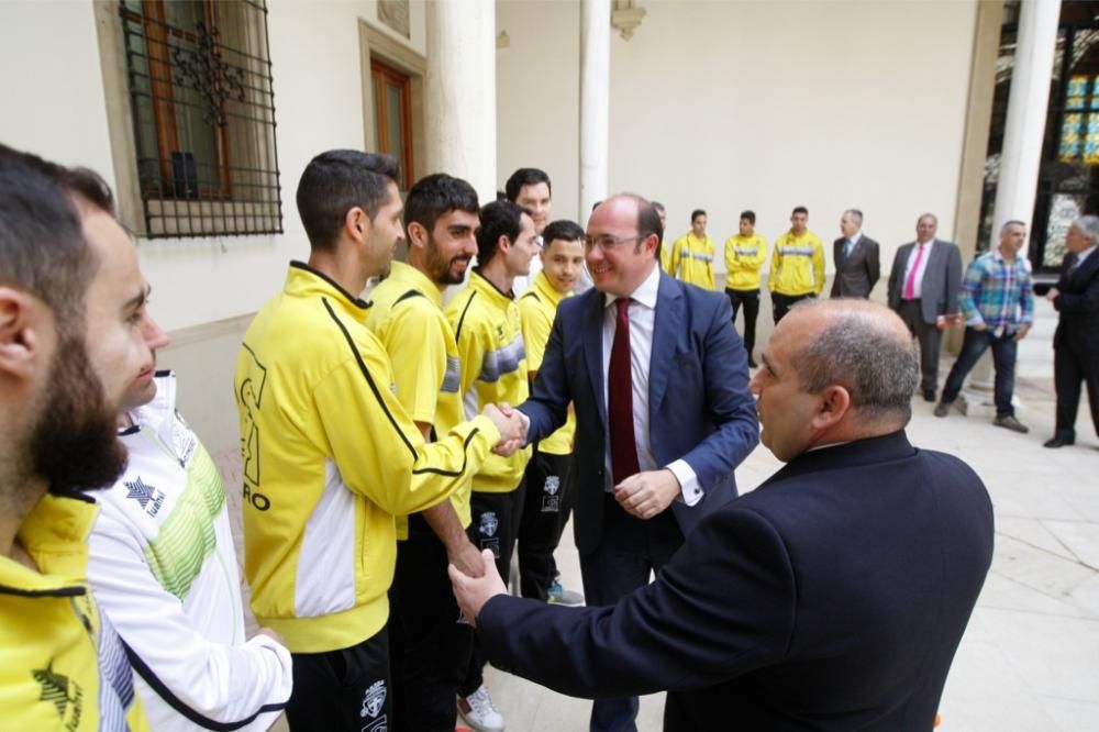 El presidente recibe al Plásticos Romero