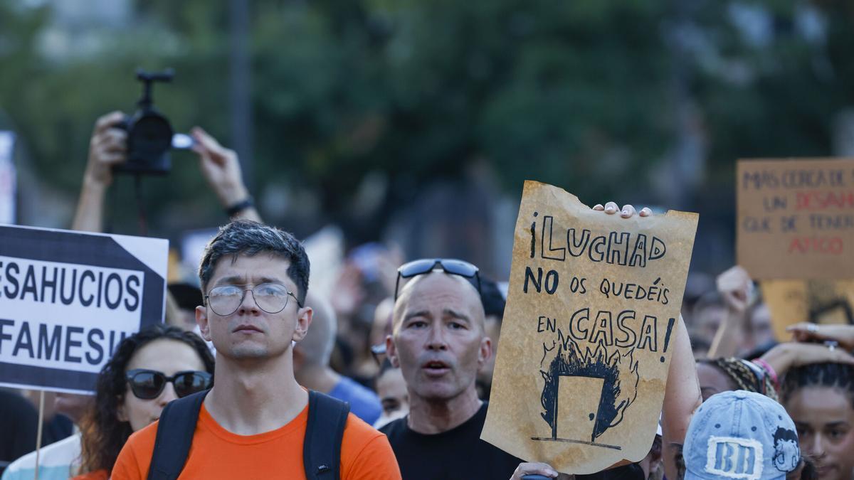 El Sindicato de Inquilinas acampa en Sol tras la manifestación por la vivienda