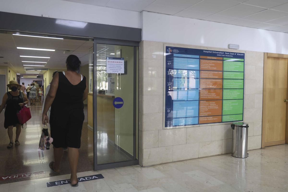 El hospital de San Juan incorpora nuevo mobiliario para "humanizar" las salas de espera