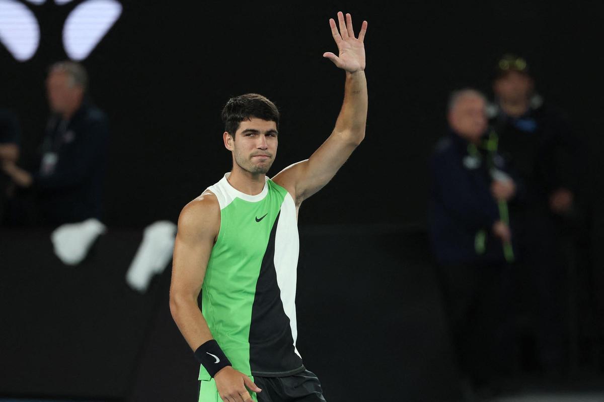 Carlos Alcaraz celebra su éxito en Melbourne.