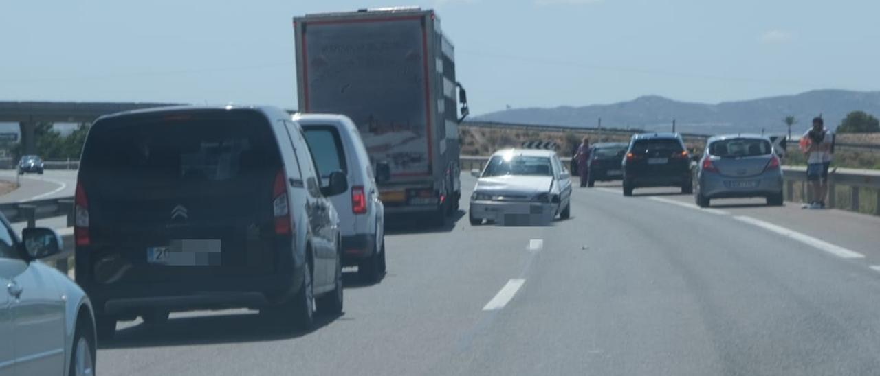 El accidente ocurrido al mediodía en la autovía de Madrid entre Novelda y Monforte del Cid.