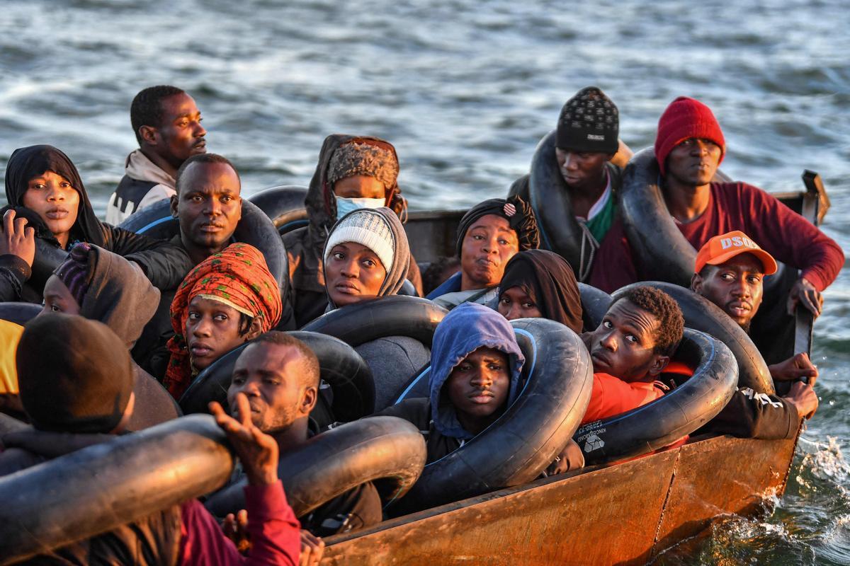 Rescate de migrantes subsaharianos frente a las costas de Sfax (Túnez)