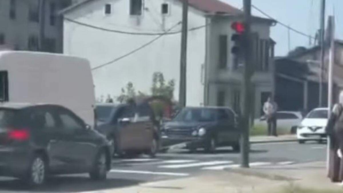 Imagen de los vehículos implicados en el accidente de este martes en Volta do Castro, uno de los principales acesos a Santiago
