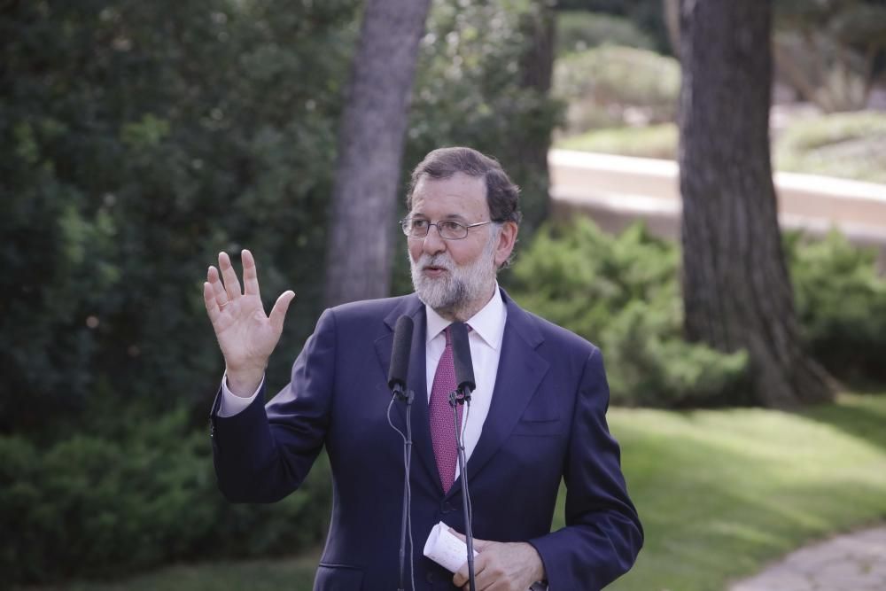 Rajoy despacha con el Rey en Marivent